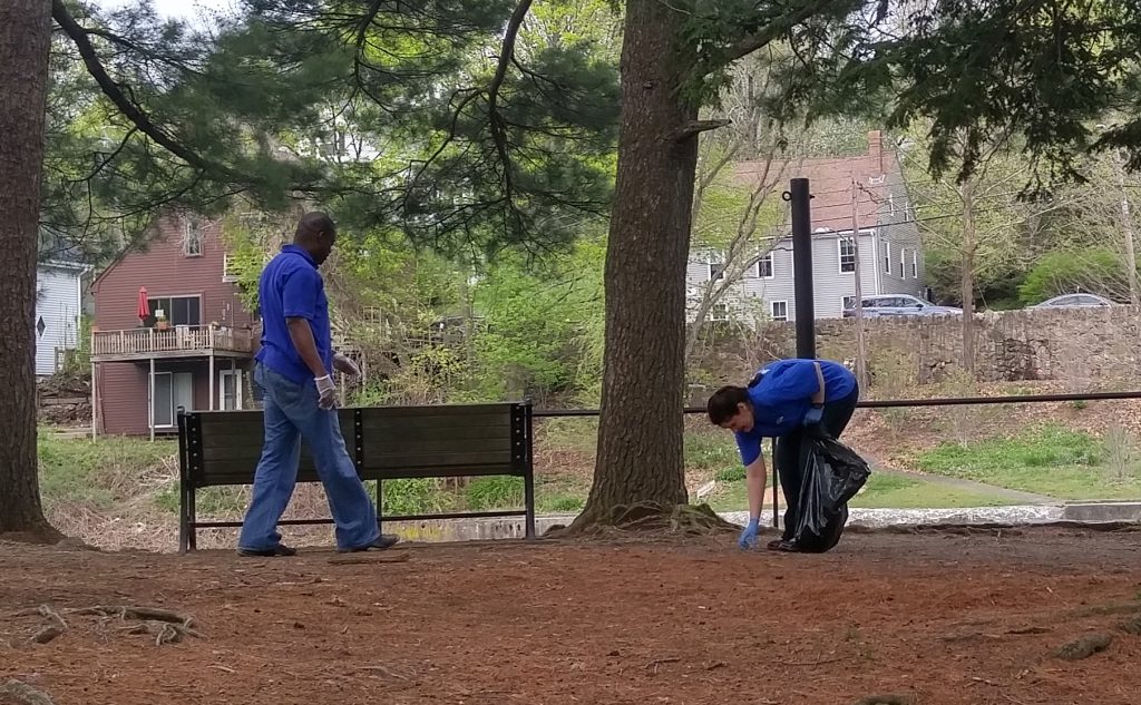 MutualOne Bank Employees picking up trash